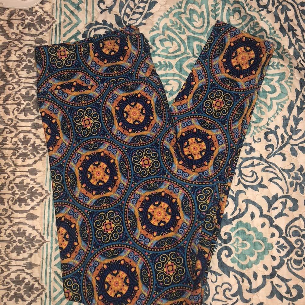 Women’s tall and curvy LuLaRoe leggings